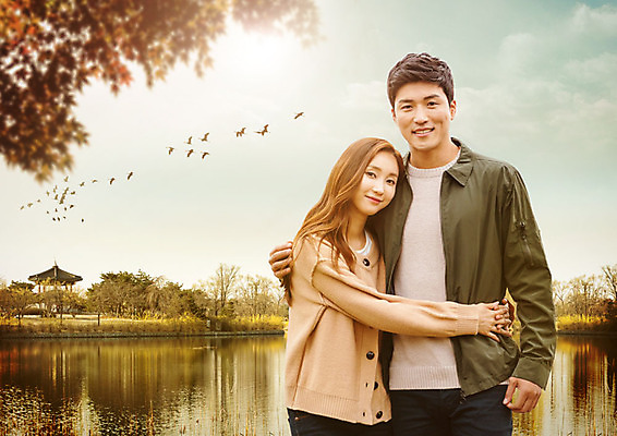 PSD 편집이미지 커플 여자 남자 호수 커플라이프 여행 단풍 데이트 포옹 나뭇잎 따뜻함 사랑 서기 사람 상반신 20대 성인 두명 앞모습 가을풍경 다정 한국인 가을 가을여행 성인만 이미지편집 라이프스타일 계절 감정 뷰포인트 컨셉 잎 관계 안기 모션 동양인 풍경 청년 파일형식 가을_계절