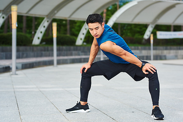 포토 JPG 주간 전신 공원 남자 스포츠 다이어트 근육 건강 한명 20대 성인 야외 앞모습 조깅 운동 건강관리 스트레칭 한국인 러닝 바디케어 성인남자한명만 국내포토 자연요소 1 공공시설 뷰포인트 관리 사람 동양인 청년 남자한명만 성인남자만 파일형식