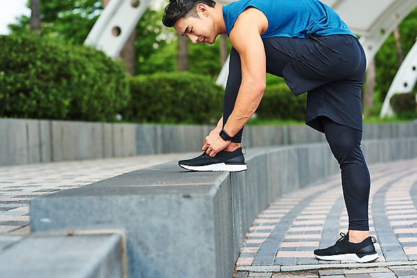 포토 JPG 주간 전신 공원 남자 스포츠 다이어트 근육 건강 한명 20대 성인 야외 옆모습 조깅 운동 건강관리 한국인 러닝 러닝화 바디케어 신발끈묶기 성인남자한명만 국내포토 자연요소 1 공공시설 뷰포인트 신발 관리 사람 동양인 청년 묶기 신발끈 남자한명만 성인남자만 파일형식
