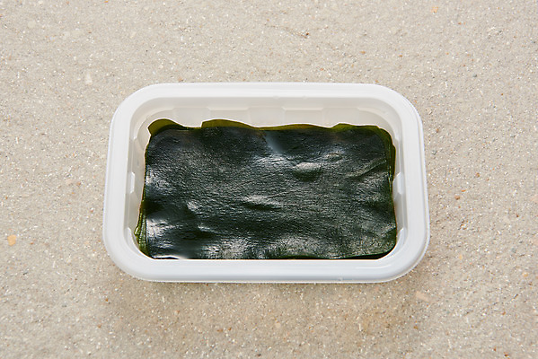 포토 JPG 스튜디오촬영 식재료 포장 반찬 실내 누끼 사람없음 하이앵글 해조류 해초 일회용 플라스틱 배송 오브젝트 다시마 음식배달 국내포토 음식 뷰포인트 재질 내부 해양식물 파일형식