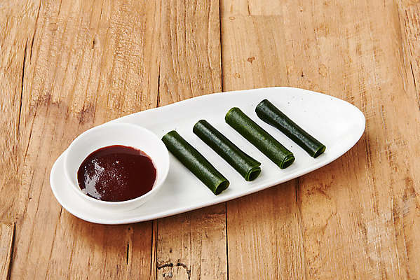 포토 JPG 스튜디오촬영 그릇 식재료 반찬 실내 누끼 사람없음 하이앵글 해조류 해초 오브젝트 다시마 초고추장 나무배경 국내포토 식기 음식 뷰포인트 백그라운드 내부 양념 해양식물 파일형식