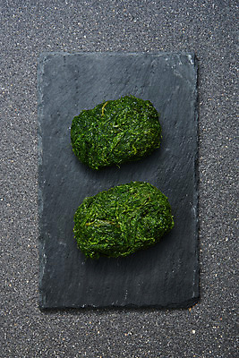 포토 JPG 스튜디오촬영 그릇 식재료 회색배경 반찬 실내 누끼 사람없음 하이앵글 두개 해조류 해초 오브젝트 파래 플랫레이 국내포토 식기 음식 뷰포인트 백그라운드 2 내부 회색 해양식물 플랫 파일형식