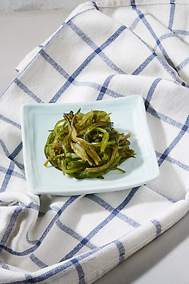 포토 JPG 스튜디오촬영 그릇 식재료 반찬 실내 누끼 사람없음 해조류 해초 천 오브젝트 미역줄기 국내포토 식기 음식 내부 직물 해양식물 미역 파일형식