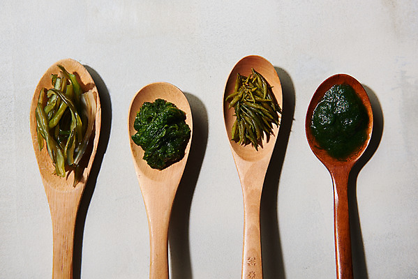 포토 JPG 스튜디오촬영 식재료 실내 누끼 사람없음 하이앵글 숟가락 해조류 해초 오브젝트 매생이 톳 파래 플랫레이 미역줄기 국내포토 뷰포인트 수저 내부 해양식물 플랫 미역 파일형식