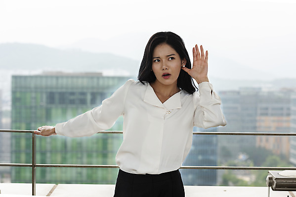 포토 JPG 주간 우먼라이프 여자 비즈니스 이야기 대화 한명 서기 사람 상반신 20대 성인 야외 앞모습 듣기 한국인 직장인 비즈니스우먼 옥상 알림 전달 싱글라이프 성인여자한명만 판교 국내포토 자연요소 직업 1 라이프스타일 뷰포인트 모션 말하기 동양인 청년 여자한명만 성인여자만 분당 파일형식