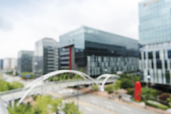 포토 JPG 주간 도로 백그라운드 풍경 빌딩 사람없음 야외 건물 아웃포커스 도시풍경 육교 판교 편집소스 국내포토 자연요소 건축물 길 교통시설 촬영기법 다리_건축물 도시 분당 파일형식