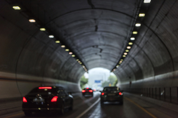 포토 JPG 주간 백그라운드 자동차 풍경 사람없음 야외 아웃포커스 터널 판교 편집소스 국내포토 자연요소 길 육상교통 촬영기법 분당 파일형식