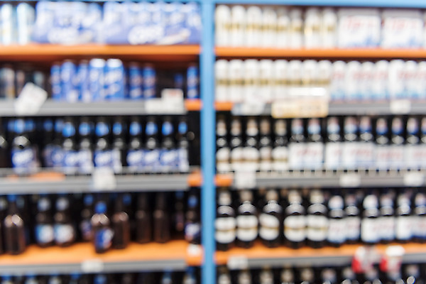 포토 JPG 백그라운드 맥주 병맥주 실내 풍경 사람없음 아웃포커스 여러개 마트 캔맥주 편집소스 국내포토 다수 주류 촬영기법 내부 상점 캔 파일형식