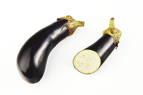 포토 JPG 스튜디오촬영 채소 가지 단면 실내 누끼 사람없음 여름 두개 신선 흰배경 유기농 부드러움 편식 국내포토 웰빙 계절 백그라운드 2 내부 흰색 감각 식생활 파일형식