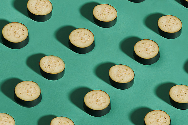 포토 JPG 스튜디오촬영 패턴 채소 가지 단면 실내 누끼 사람없음 여름 여러개 신선 유기농 부드러움 편식 초록배경 국내포토 웰빙 계절 다수 백그라운드 무늬 내부 초록색 감각 식생활 파일형식