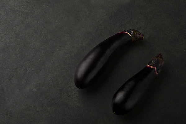 포토 JPG 스튜디오촬영 채소 검은배경 가지 실내 누끼 사람없음 여름 하이앵글 두개 신선 유기농 부드러움 편식 플랫레이 국내포토 웰빙 계절 뷰포인트 백그라운드 2 내부 검은색 감각 플랫 식생활 파일형식