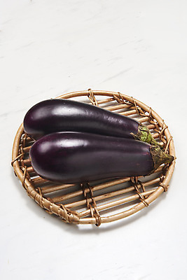 포토 JPG 스튜디오촬영 채소 가지 실내 누끼 사람없음 여름 두개 신선 흰배경 유기농 부드러움 편식 라탄접시 국내포토 접시 웰빙 계절 백그라운드 2 내부 흰색 감각 식생활 파일형식