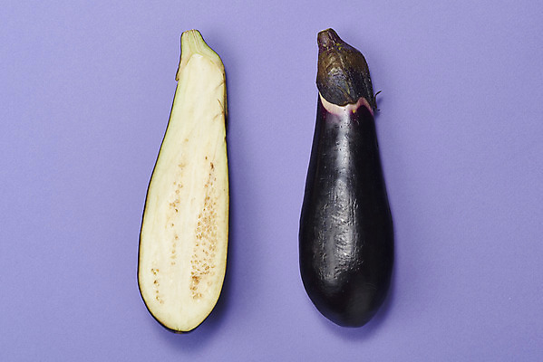 포토 JPG 스튜디오촬영 채소 가지 단면 실내 누끼 사람없음 여름 하이앵글 두개 신선 유기농 부드러움 보라색배경 편식 플랫레이 국내포토 웰빙 계절 뷰포인트 백그라운드 2 내부 보라색 감각 플랫 식생활 파일형식