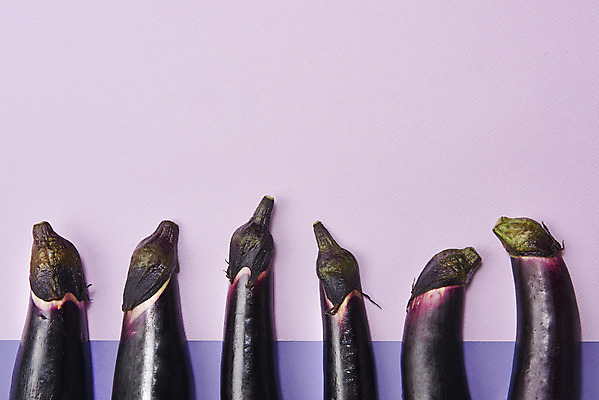 포토 JPG 스튜디오촬영 채소 가지 실내 누끼 사람없음 여름 하이앵글 여러개 신선 유기농 일렬 부드러움 보라색배경 편식 플랫레이 국내포토 웰빙 계절 뷰포인트 다수 백그라운드 내부 보라색 감각 플랫 식생활 파일형식