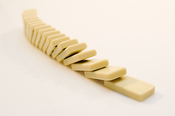 포토 JPG 해외이미지 사람없음 넘어짐 도미노 베이지색 쓰러짐 무너짐 해외포토 컬러 모션 파일형식 이미지허브