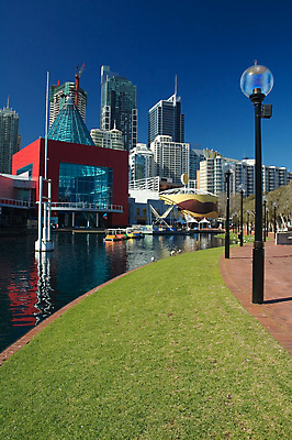 포토 JPG 해외이미지 공원 산업 호수 여행 유리 사람없음 반사 항구 고층빌딩 연못 도시 호주 장면 시드니 진행 해외포토 공공시설 교통시설 재질 빌딩 오세아니아 파일형식 이미지허브
