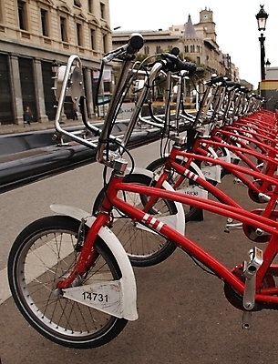 포토 JPG 해외이미지 공원 유럽 문화 도로 선 스포츠 여행 의자 추상 휴가 거리 사람없음 야외 빨간색 운동 태양 여행객 금속 자전거 운전 에너지 도시 바 바퀴 원형 그룹 오염 스페인 승차 시원함 생태계 순환 바르셀로나 일반 제비 대여 렌탈 바이킹 줄서기 많음 해외포토 자연요소 도형 공공시설 나라 길 컬러 가구 컨셉 무늬 교통시설 모션 재질 조류 건강 사람 바이크 파일형식 이미지허브