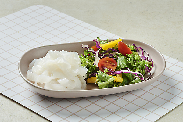 포토 JPG 스튜디오촬영 접시 다이어트 방울토마토 회색배경 실내 사람없음 샐러드 채식 건강식 저칼로리 테이블매트 파스타면 베지푸드 비건 곤약면 비건음식 국내포토 식기 음식 백그라운드 토마토 파스타 건강 내부 회색 식탁보 면류 곤약 채식주의자 파일형식