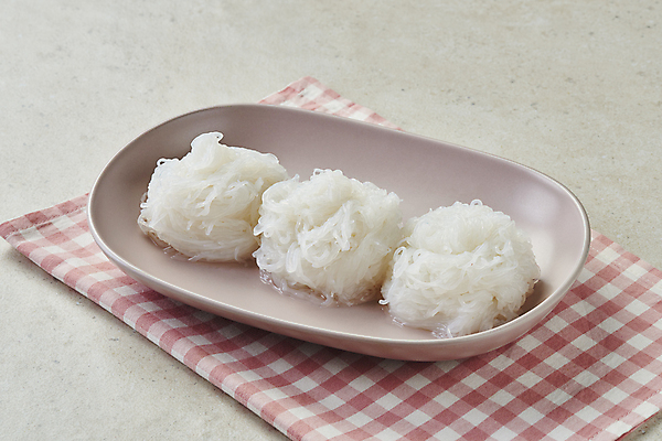 포토 JPG 스튜디오촬영 접시 다이어트 식재료 회색배경 실내 사람없음 식탁보 채식 건강식 곤약 저칼로리 베지푸드 비건 곤약면 비건음식 국내포토 식기 음식 백그라운드 건강 내부 회색 채식주의자 파일형식