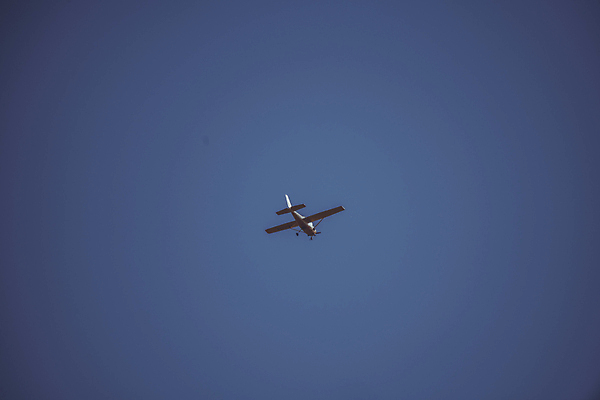 포토 JPG 주간 로우앵글 하늘 사람없음 야외 가을풍경 가을 경비행기 경기도 인천 국내포토 자연요소 계절 뷰포인트 비행기 한국 풍경 파일형식 가을_계절