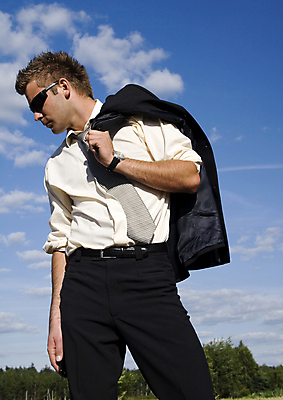 포토 JPG 해외이미지 나무 구름 직업 남자 안경 셔츠 밭 비즈니스 자연 하늘 넥타이 한명 사람 정장 성인 야외 초록색 파란색 선글라스 햇빛 노란색 농촌 비즈니스맨 우아함 숲 전화기 옷입기 스타일 남자한명만 해외포토 자연요소 식물 1 잡화 옷 컬러 컨셉 상의 농업 모션 태양 시골 직장인 생태계 남자만 파일형식 이미지허브