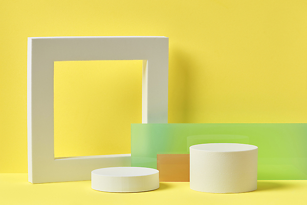포토 JPG 스튜디오촬영 백그라운드 실내 사람없음 사각형 오브젝트 모던 정사각형 원기둥 단상 노란배경 입체도형 포디움 목업 아크릴 카피스페이스 국내포토 도형 재질 내부 노란색 공백 무대 원형 입체 파일형식