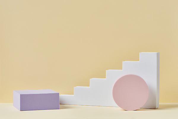 포토 JPG 스튜디오촬영 백그라운드 실내 사람없음 계단 사각형 원형 오브젝트 모던 단상 노란배경 입체도형 포디움 목업 카피스페이스 연노랑색 국내포토 도형 내부 노란색 공백 무대 입체 파일형식