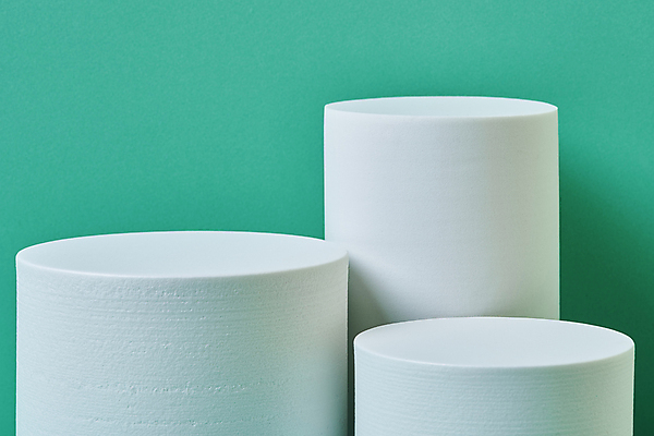 포토 JPG 스튜디오촬영 백그라운드 실내 사람없음 흰색 오브젝트 모던 원기둥 단상 입체도형 포디움 목업 카피스페이스 초록배경 국내포토 도형 컬러 내부 초록색 공백 무대 원형 입체 파일형식