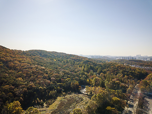 포토 JPG 주간 하늘 산 사람없음 야외 하이앵글 가을풍경 가을 분위기 경기도 항공촬영 시흥 전경 국내포토 자연요소 계절 뷰포인트 컨셉 한국 풍경 파일형식 탑뷰 가을_계절