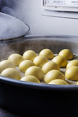 포토 JPG 음식 디저트 실내 사람없음 뚜껑 솥 수증기 강원도 찜기 호빵 철원 국내포토 빵 주방용품 한국 내부 파일형식