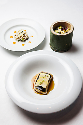 포토 JPG 접시 실내 사람없음 전라남도 대나무 흰배경 죽순 담양 대나무통 대통밥 국내포토 나무 식기 백그라운드 밥 내부 흰색 전라도 파일형식