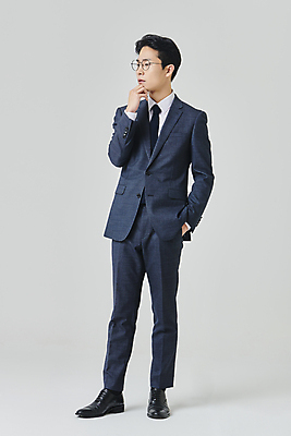 포토 JPG 스튜디오촬영 전신 응시 남자 안경 회색배경 실내 한명 서기 정장 성인 옆모습 30대 비즈니스라이프 턱괴기 한국인 직장인 비즈니스맨 고민 주머니손 정장구두 성인남자한명만 안경낌 국내포토 직업 1 라이프스타일 시선 잡화 옷 감정 구두 뷰포인트 백그라운드 비즈니스 모션 사람 동양인 내부 장년 회색 남자한명만 성인남자만 파일형식