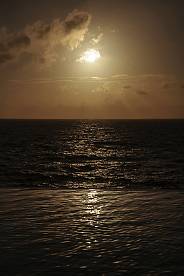 포토 JPG 주간 구름 물결 바다 하늘 휴가 풍경 사람없음 야외 햇빛 태양 반사 일몰 푸켓 국내포토 자연요소 태국 노을 파일형식
