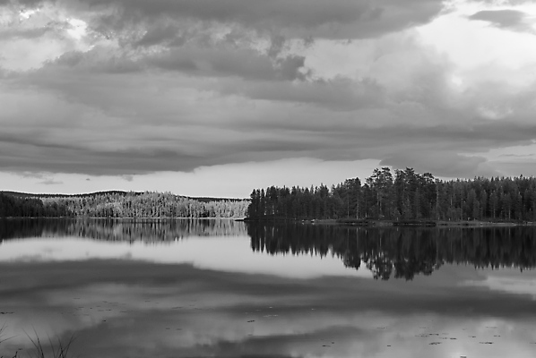 포토 JPG 해외이미지 주간 호수 자연 하늘 흑백 사람없음 야외 반사 해외포토 자연요소 촬영기법 생태계 파일형식 이미지허브