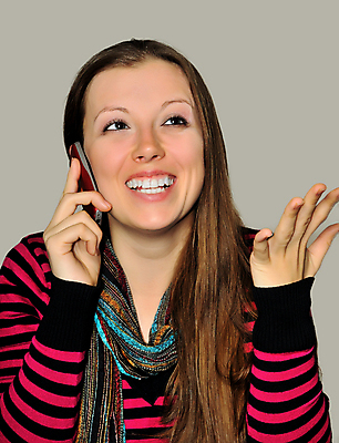 포토 JPG 해외이미지 1 여자 얼굴 통신 관리 대화 한명 사람 성인 가로 스마트폰 믿음 토론 비밀 고립 해외포토 감정 컨셉 말하기 신체부위 핸드폰 스마트기기 파일형식 이미지허브