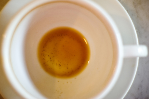 포토 JPG 해외이미지 커피 음료 백그라운드 컨셉 아침 추상 휴식 실내 사람없음 컵 갈색 식당 초콜릿 식사 카페 우유 흰색 얼룩 뜨거움 액체 닫기 달콤 커피잔 먹기 크림 묘사 오브젝트 만족 아로마 부드러움 칼로리 카페인 해외포토 주간 식기 감정 컬러 무늬 모션 디저트 잔 유제품 내부 상점 감각 맛 파일형식 이미지허브