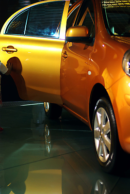 포토 JPG 해외이미지 도로 스포츠 창문 교통시설 모션 자동차 거리 사람없음 노란색 운전 도시 바퀴 운전사 도심 속도 출퇴근 자동 해외포토 직업 길 육상교통 컬러 교통 비즈니스 시설 파일형식 이미지허브