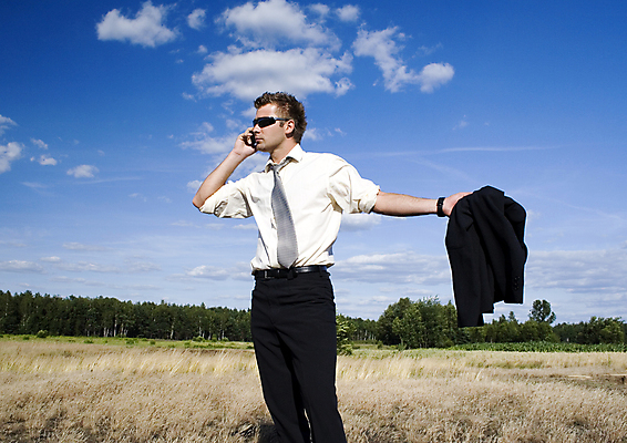 포토 JPG 해외이미지 나무 직업 남자 안경 셔츠 밭 비즈니스 자연 하늘 넥타이 한명 사람 정장 성인 야외 초록색 파란색 선글라스 햇빛 노란색 농촌 비즈니스맨 우아함 숲 전화기 옷입기 스타일 남자한명만 해외포토 식물 1 잡화 옷 컬러 컨셉 상의 농업 모션 태양 시골 직장인 생태계 남자만 파일형식 이미지허브