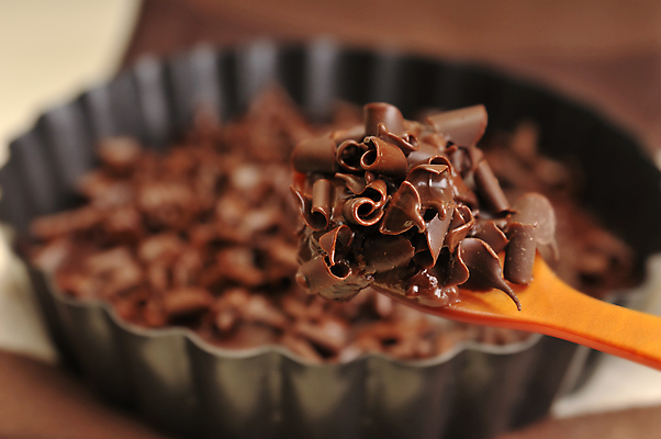 포토 JPG 해외이미지 접시 음식 탁자 디저트 요리 사람없음 갈색 초콜릿 숟가락 달콤 푸딩 핸드메이드 해외포토 식기 컬러 가구 수저 맛 파일형식 이미지허브