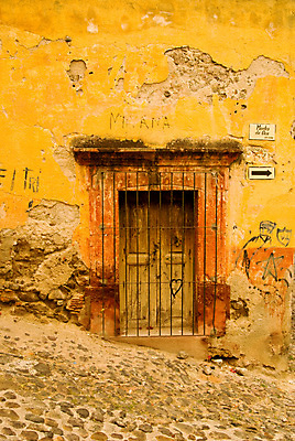 포토 JPG 해외이미지 여행 건축양식 창문 날씨 멕시코 거리풍경 사람없음 건물 도시풍경 컬러풀 마을 활발 낭만 세계문화유산 조약돌 바위 시골 도시 역사 그림 타운 강렬 식민지 옛날 해외포토 건축물 건축 컬러 컨셉 북아메리카 거리 풍경 문화재 돌_바위 파일형식 이미지허브