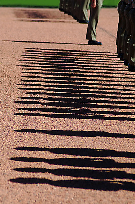 포토 JPG 해외이미지 남자 무기 선 유니폼 경비 사람없음 초록색 축제 힘 총 묘사 군용 싸움 전쟁 해군 육군 병정 기념물 이라크 전국 주목 총포 해병대 테러리스트 해외포토 옷 컬러 중동 모션 군대 안전 사람 보호 범죄인 테러 파일형식 이미지허브