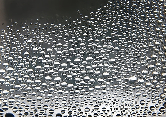 포토 JPG 해외이미지 백그라운드 창문 유리 표면 사람없음 물 빛 거품 젖음 물방울 투명 플랫 닫기 떨어짐 이슬 작음 시원함 빗방울 순수 묘사 많음 해외포토 자연요소 컨셉 모션 재질 비_날씨 크기 파일형식 이미지허브