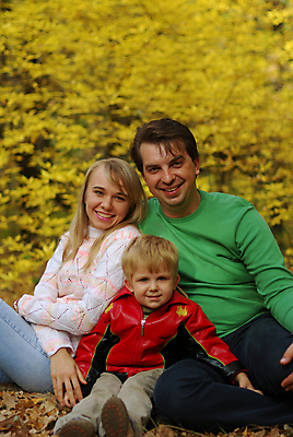 포토 JPG 해외이미지 나무 백인 라이프스타일 옷 계절 여자 남자 행복 아들 어린이 결혼 백그라운드 잎 가족 자연 엄마 사랑 미소 웃음 사람 풍경 소년 야외 장식 세명 금발 뷰티 노란색 환경 기쁨 가을 자녀 그룹 아빠 숲 결합 원예 블러 해외포토 서양인 식물 헤어스타일 감정 컬러 관계 표정 이벤트 취미 생활 생태계 파일형식 이미지허브