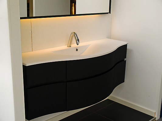 포토 JPG 해외이미지 디자인 건축양식 가정 호텔 휴식 바닥 주택 실내 사람없음 내부 목재 장식 빛 유행 금속 목욕 거울 방 장비 욕실 화려 재산 고급 씻기 캐비닛 타일 싱크대 수도꼭지 진열장 대리석 대야 유아독존 화강암 해외포토 나무 건축 컨셉 재료 재질 숙소 건물 금융 청결 암석 사물함 개수대 파일형식 이미지허브