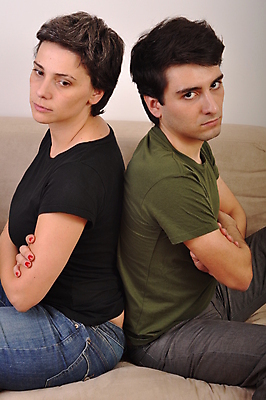 포토 JPG 해외이미지 백인 커플 여자 남자 2 관계 사람 20대 성인 두명 소파 우정 슬픔 표현 쌍 좌절 충돌 고민 싸움 문제 곤란 부정적 위기 트러블 해외포토 서양인 감정 컨셉 의자 모션 청년 친구 파일형식 이미지허브