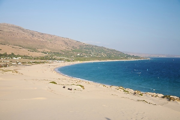 포토 JPG 해외이미지 유럽 모래 바다 자연 휴가 산 풍경 사람없음 야외 물 여름 파란색 만 액체 스페인 승차 모래언덕 언덕 대서양 안달루시아 수평선 해외포토 자연요소 계절 나라 컬러 모션 생태계 파일형식 이미지허브