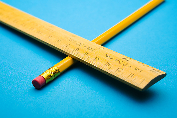 포토 JPG 해외이미지 디자인 교육 컨셉 학교 설계 자 사람없음 목재 연필 펜 노란색 도구 업무 수학 그리기 스케치 측정 파란배경 고무 인치 직진 공급 해외포토 나무 컬러 백그라운드 재료 교과목 모션 문구용품 학용품 미술 파란색 필기구 작업 파일형식 이미지허브