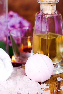 포토 JPG 해외이미지 꽃 근접촬영 사람없음 아웃포커스 수건 스파 목욕 향수 아로마 아로마테라피 테라피 입욕제 입욕소금 해외포토 식물 뷰포인트 촬영기법 위생용품 뷰티 청결 화장품 미용용품 소금 파일형식 이미지허브