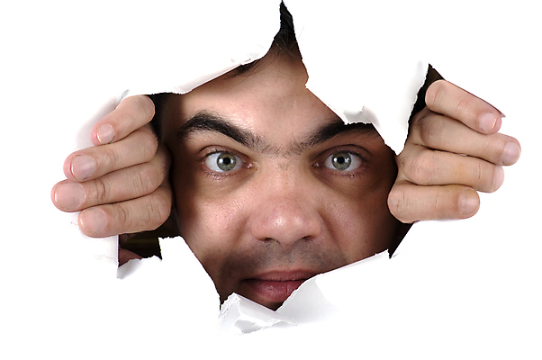 포토 JPG 해외이미지 1 손 응시 남자 종이 얼굴 컨셉 손가락 한명 사람 흰색 국경 해외포토 시선 컬러 신체부위 파일형식 이미지허브