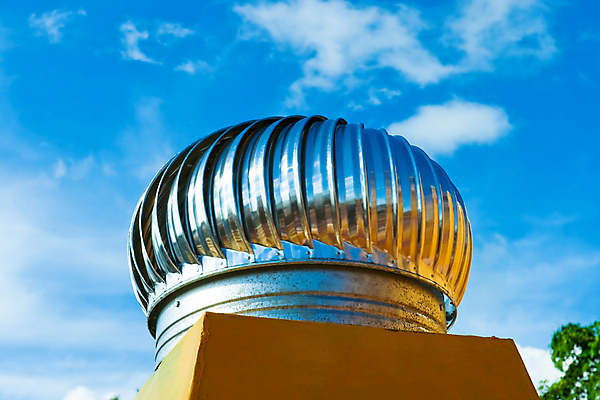 포토 JPG 해외이미지 산업 이동 하늘 지붕 벽돌 굴뚝 사람없음 건물 세로 파란색 노란색 쌓기 금속 검은색 회색 뜨거움 분위기 정상 가스 시스템 배기가스 해외포토 건축물 컬러 컨셉 모션 재질 파일형식 이미지허브